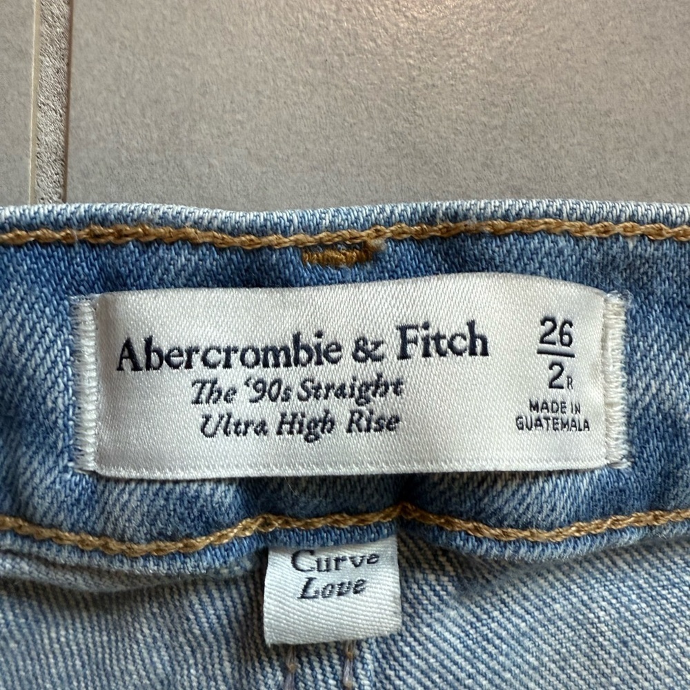 Abercrombie & Fitch '90s Straight Ultra High Rise Jeans - Picture 8 of 10